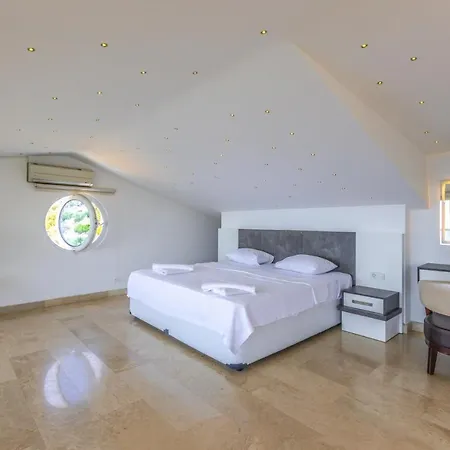 Βίλα Luxury Very Close To Beach, Amazing Sea Views, Heated Salt-water Pool