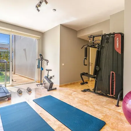 Βίλα Luxury Very Close To Beach, Amazing Sea Views, Heated Salt-water Pool